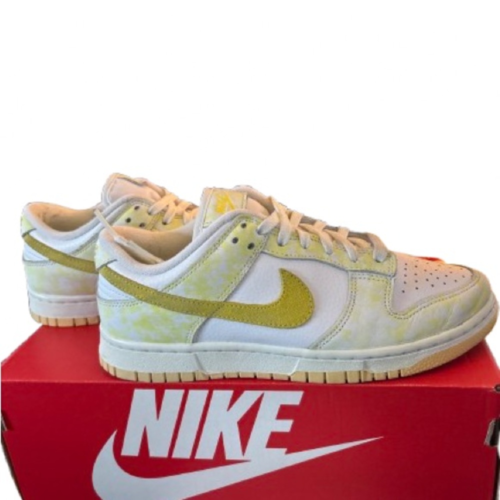 Nike Dunk Low Women Yellow White Marble Pattern Sneakers Sz 8